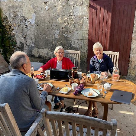 Au Pied Du Chateau Bourdeilles Eksteriør billede